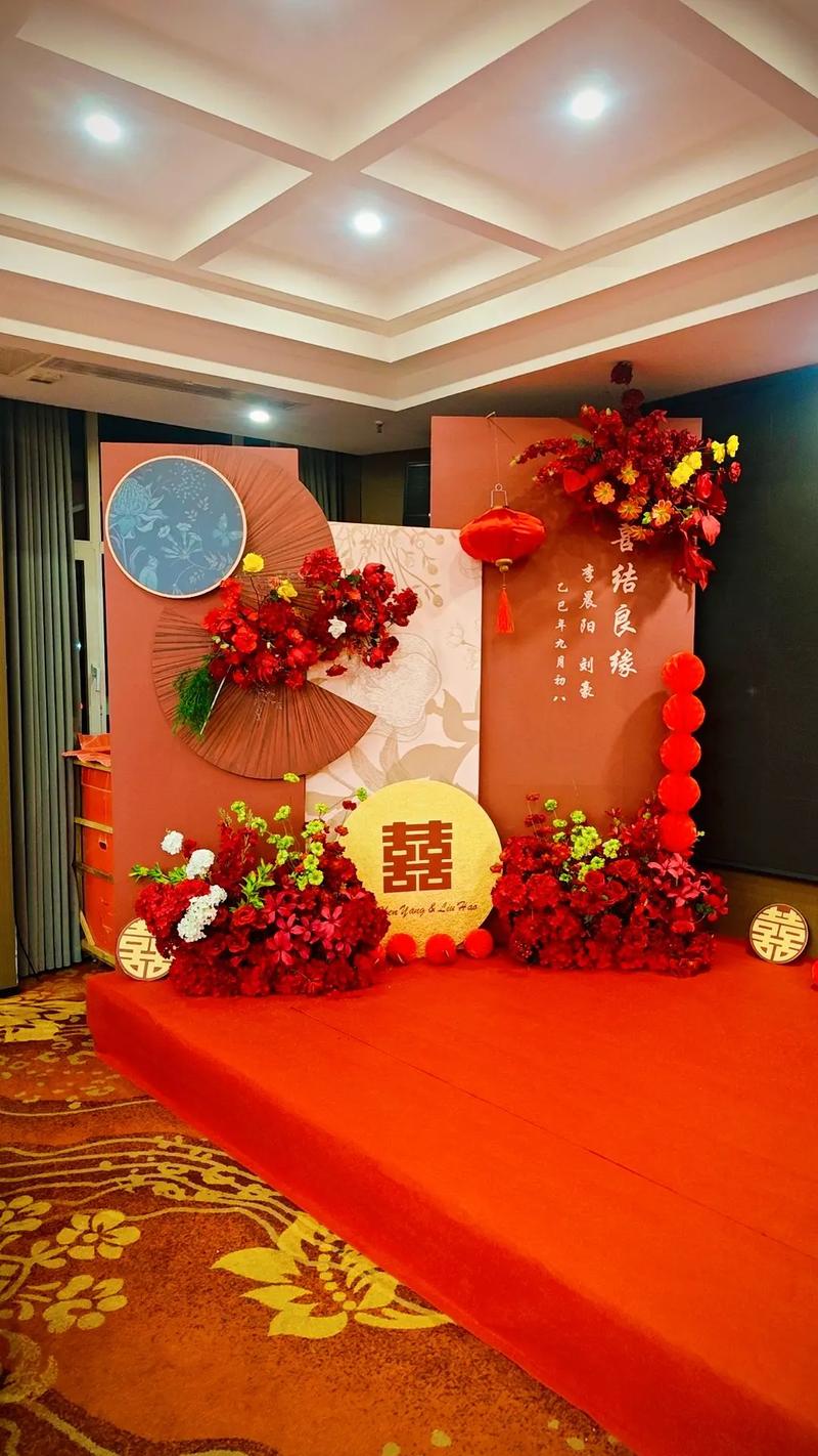 简于形，爱于里 新中式婚礼舞台的留白美学